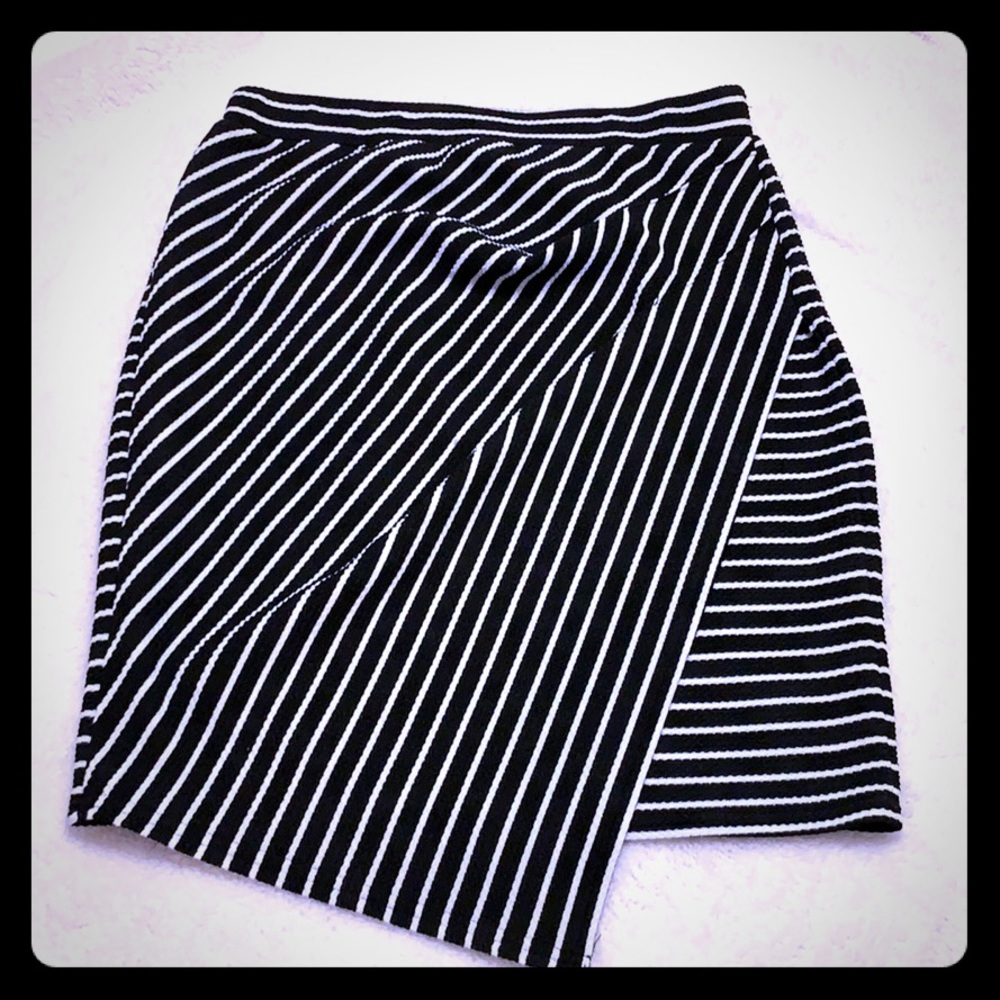 Black & White Striped Stretchy Skirt
